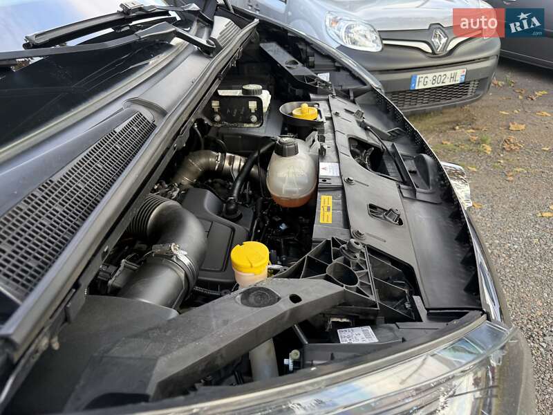 Мінівен Opel Vivaro 2016 в Одесі