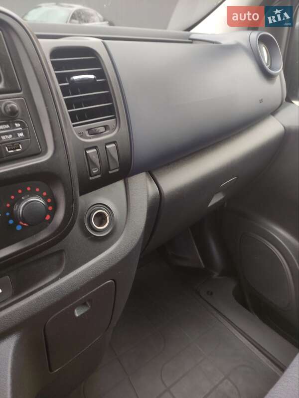 Минивэн Opel Vivaro 2015 в Бартатовом фото 51 Минивэн Opel Vivaro 2015 в Бартатовом