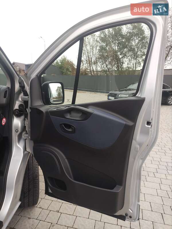 Минивэн Opel Vivaro 2015 в Бартатовом фото 56 Минивэн Opel Vivaro 2015 в Бартатовом