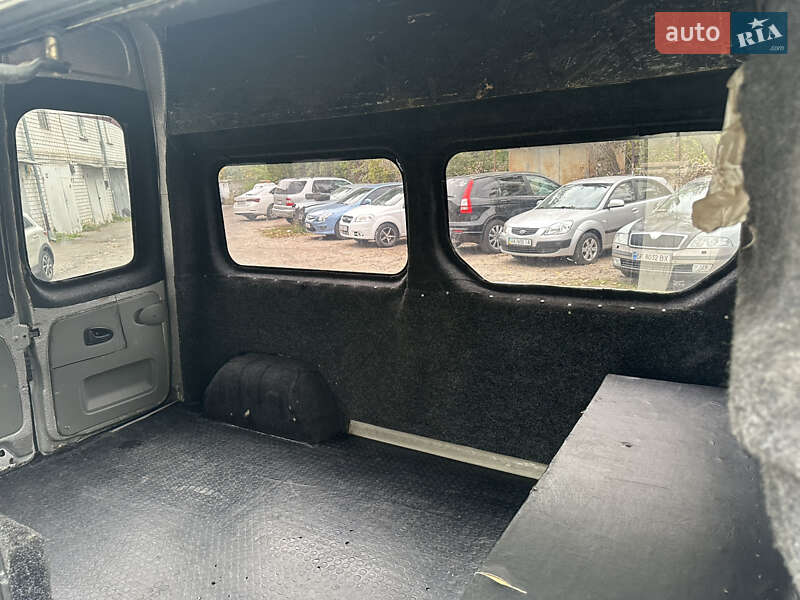 Минивэн Opel Vivaro 2003 в Киеве фото 6 Минивэн Opel Vivaro 2003 в Киеве