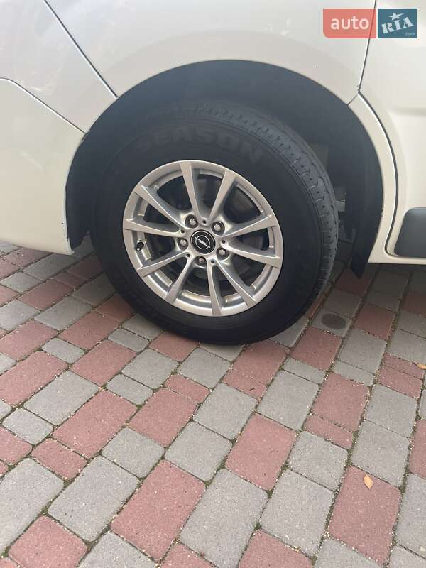 Минивэн Opel Vivaro 2008 в Одессе