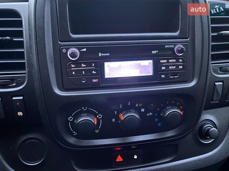 Інші вантажівки Opel Vivaro 2017 в Рівному фото 28 Інші вантажівки Opel Vivaro 2017 в Рівному