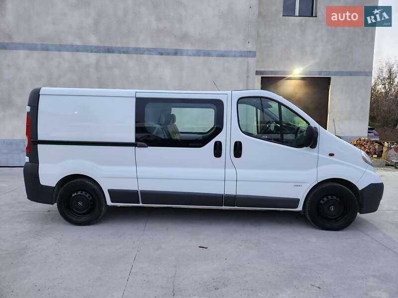 Минивэн Opel Vivaro 2013 в Дубно