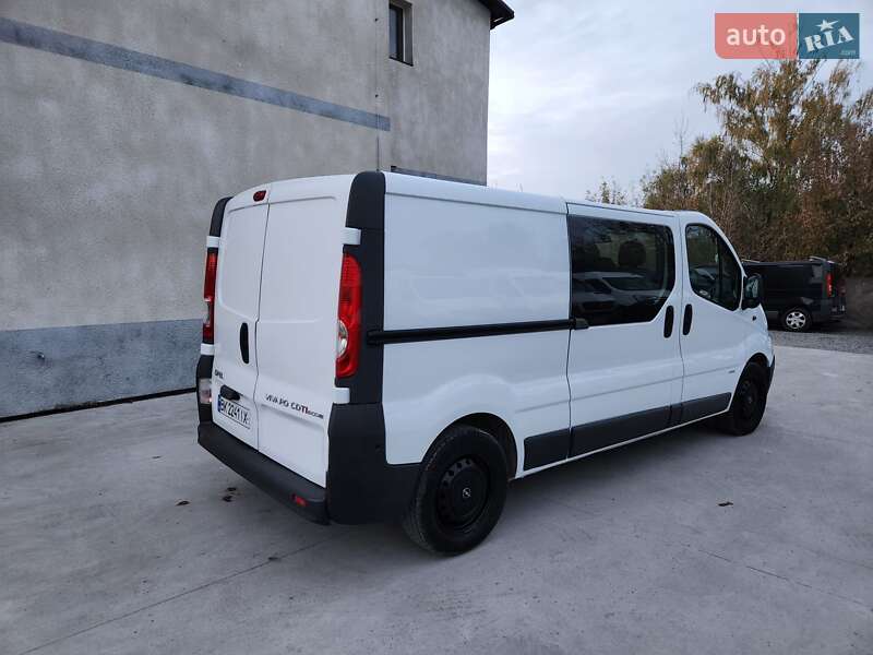 Минивэн Opel Vivaro 2013 в Дубно