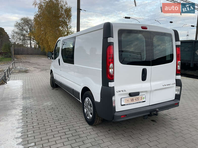 Минивэн Opel Vivaro 2012 в Дубно