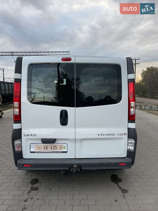 Минивэн Opel Vivaro 2012 в Дубно
