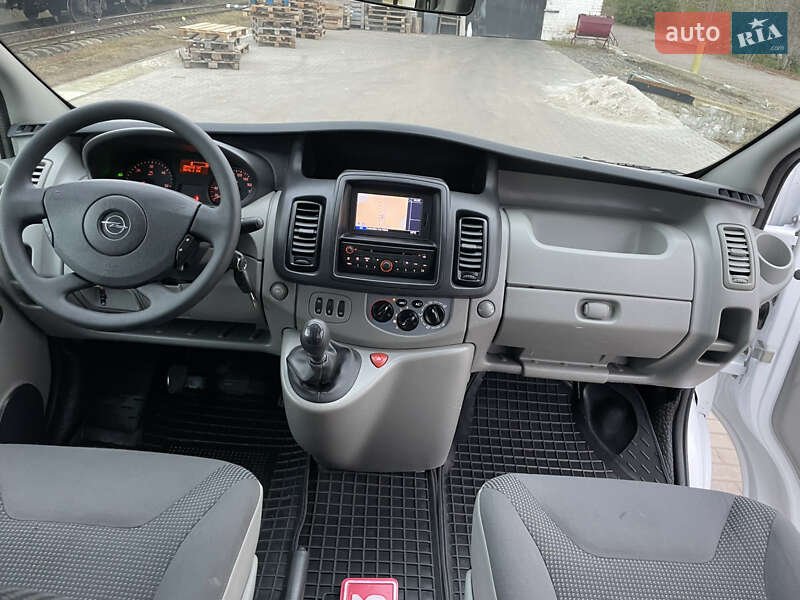 Минивэн Opel Vivaro 2012 в Дубно