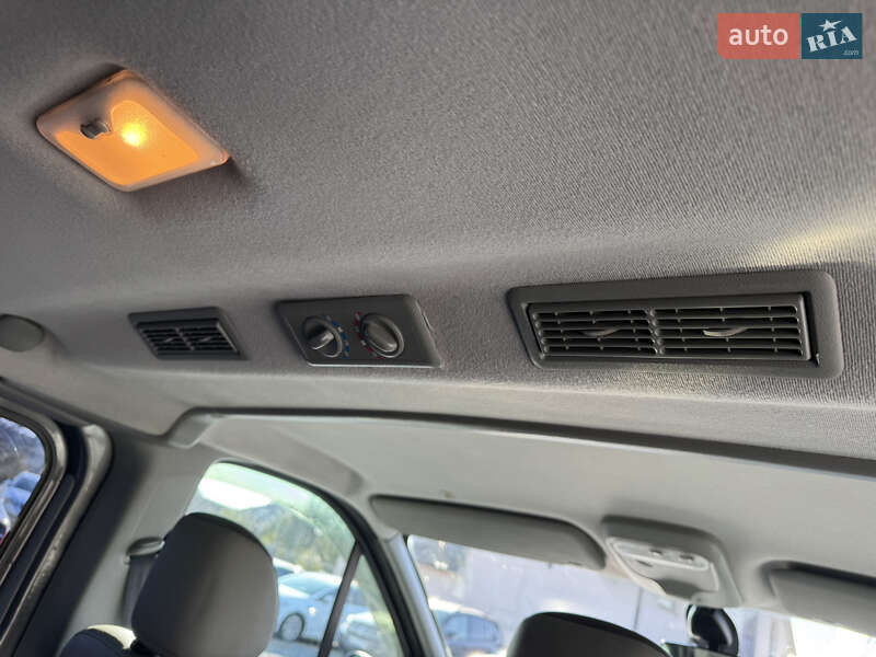 Минивэн Opel Vivaro 2013 в Черновцах фото 18 Минивэн Opel Vivaro 2013 в Черновцах