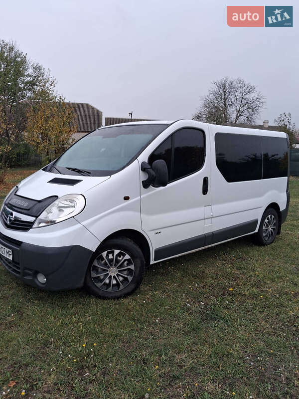Минивэн Opel Vivaro 2007 в Валках