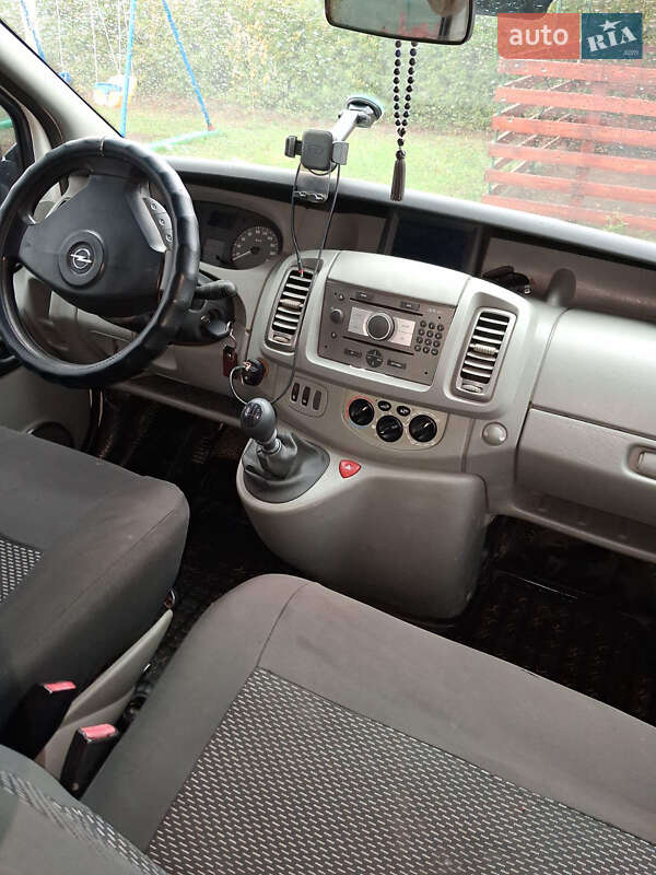 Минивэн Opel Vivaro 2007 в Валках
