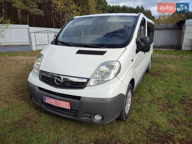Минивэн Opel Vivaro 2011 в Дубно