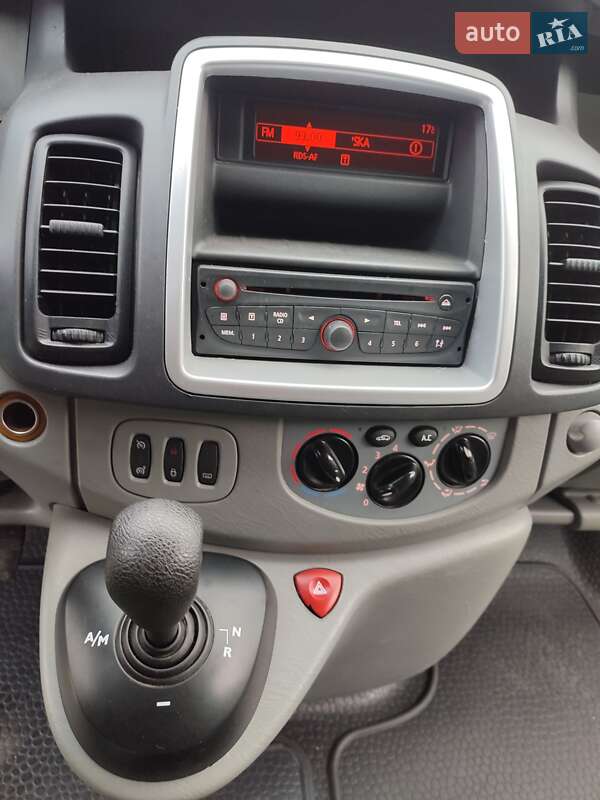 Минивэн Opel Vivaro 2011 в Дубно