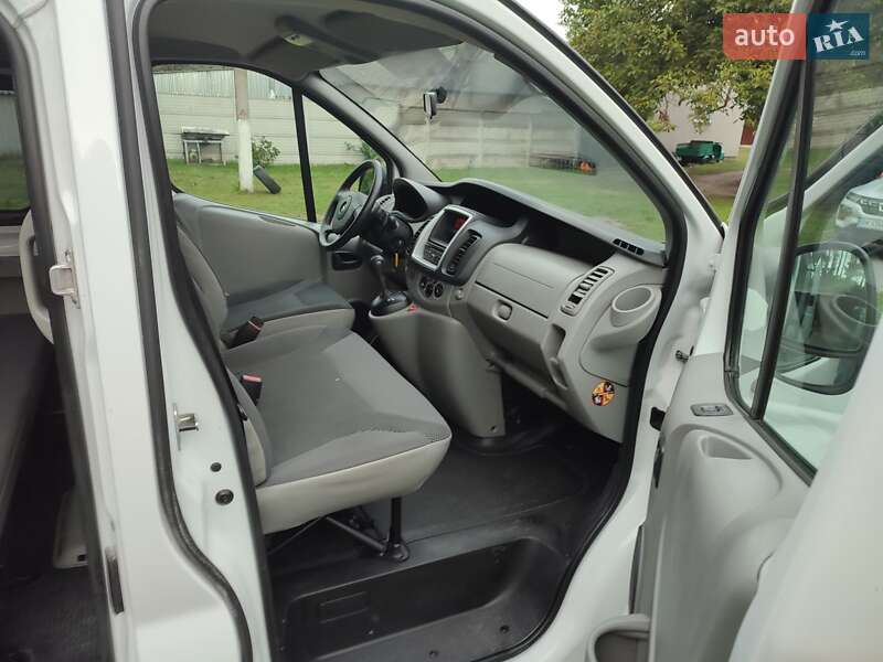 Минивэн Opel Vivaro 2011 в Дубно