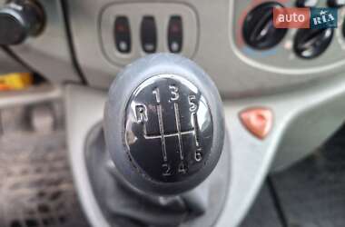 Мінівен Opel Vivaro 2005 в  фото 2 Мінівен Opel Vivaro 2005 в