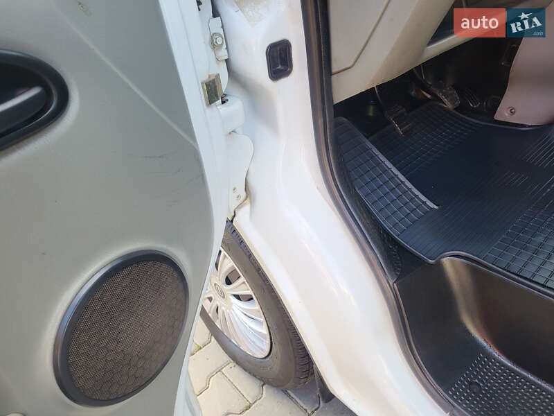 Мінівен Opel Vivaro 2006 в Хмельницькому фото 55 Мінівен Opel Vivaro 2006 в Хмельницькому