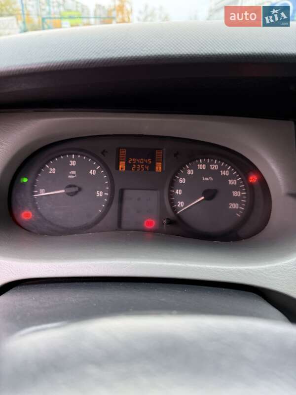 Минивэн Opel Vivaro 2011 в Сумах