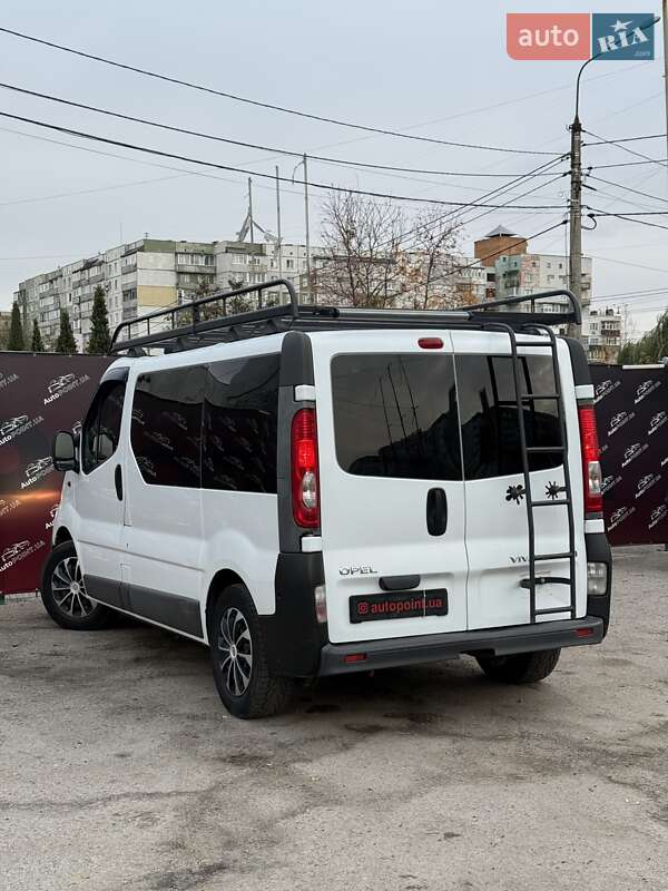 Минивэн Opel Vivaro 2011 в Сумах