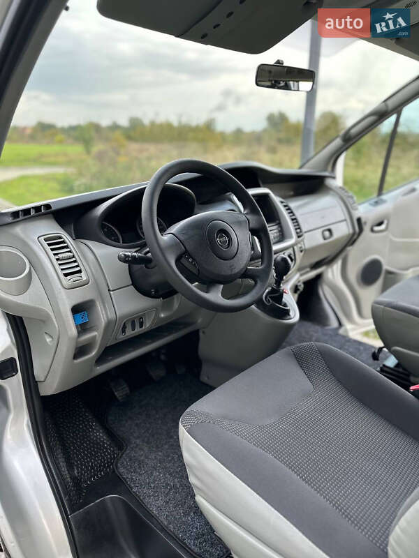 Минивэн Opel Vivaro 2014 в Ровно фото 31 Минивэн Opel Vivaro 2014 в Ровно