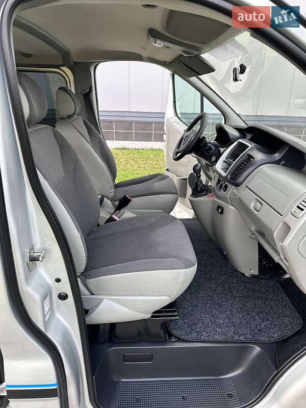 Минивэн Opel Vivaro 2014 в Ровно фото 34 Минивэн Opel Vivaro 2014 в Ровно