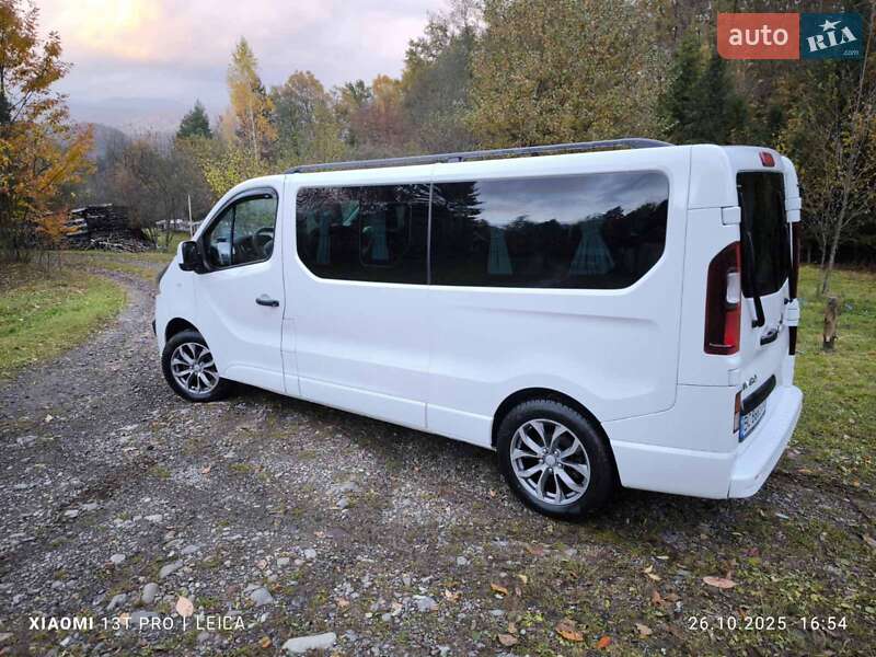 Минивэн Opel Vivaro 2017 в Ивано-Франковске
