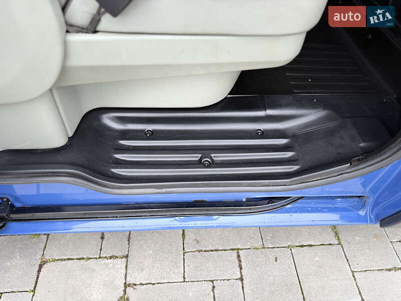 Минивэн Opel Vivaro 2009 в Ровно фото 29 Минивэн Opel Vivaro 2009 в Ровно