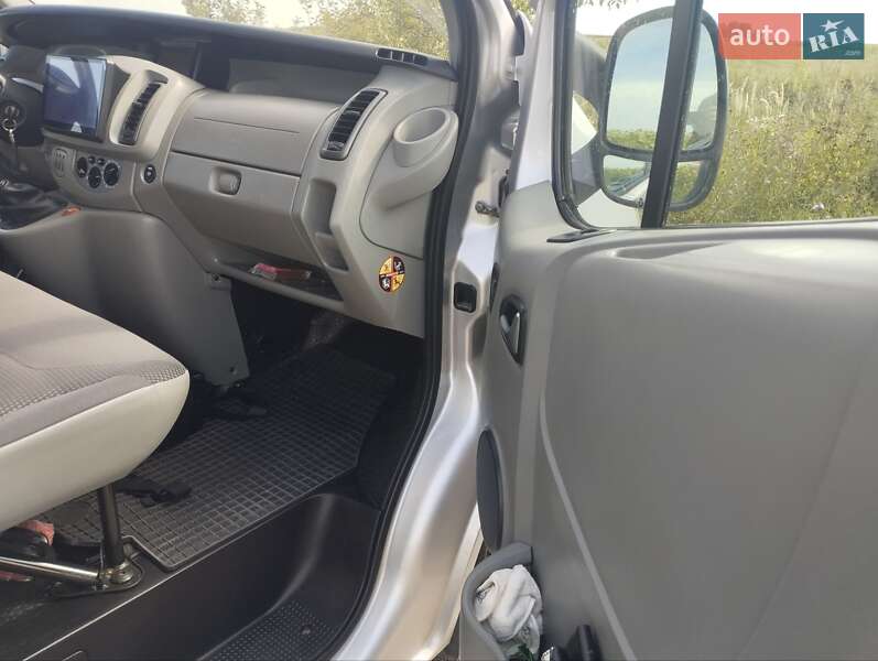 Минивэн Opel Vivaro 2010 в Бучаче