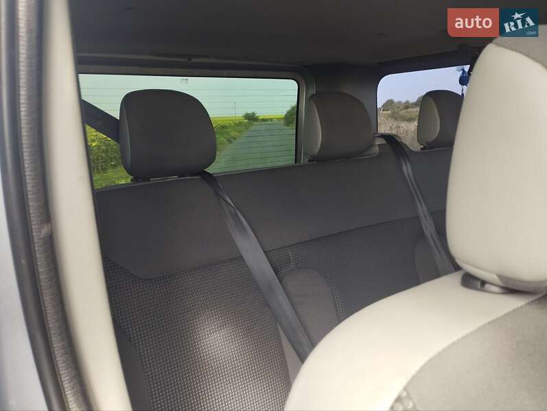 Минивэн Opel Vivaro 2010 в Бучаче