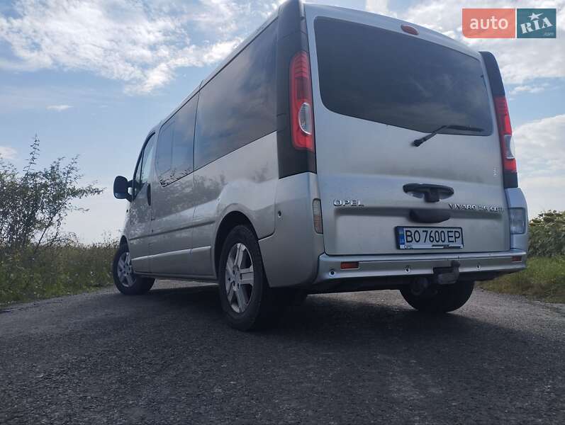 Минивэн Opel Vivaro 2010 в Бучаче