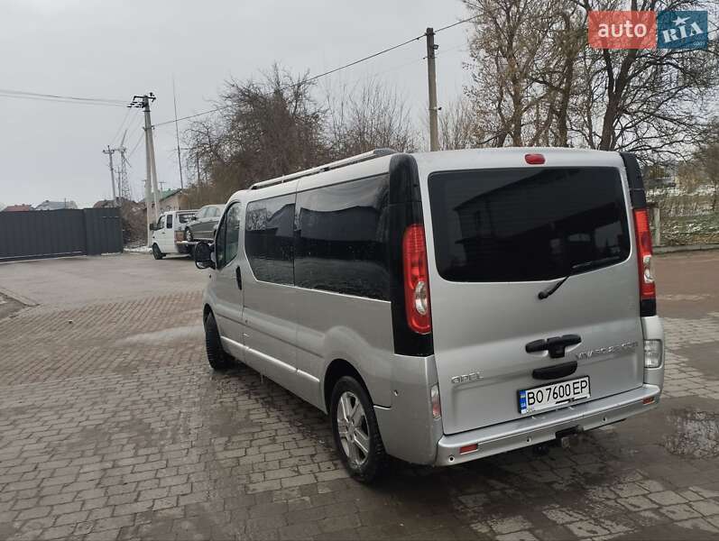 Минивэн Opel Vivaro 2010 в Бучаче