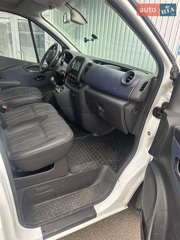 Минивэн Opel Vivaro 2015 в Киеве