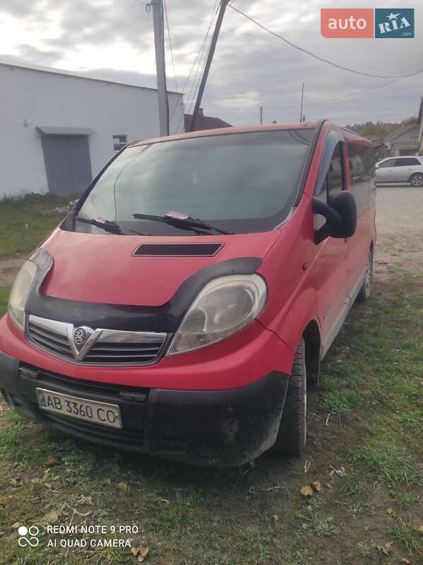 Мінівен Opel Vivaro 2002 в Віньківцях