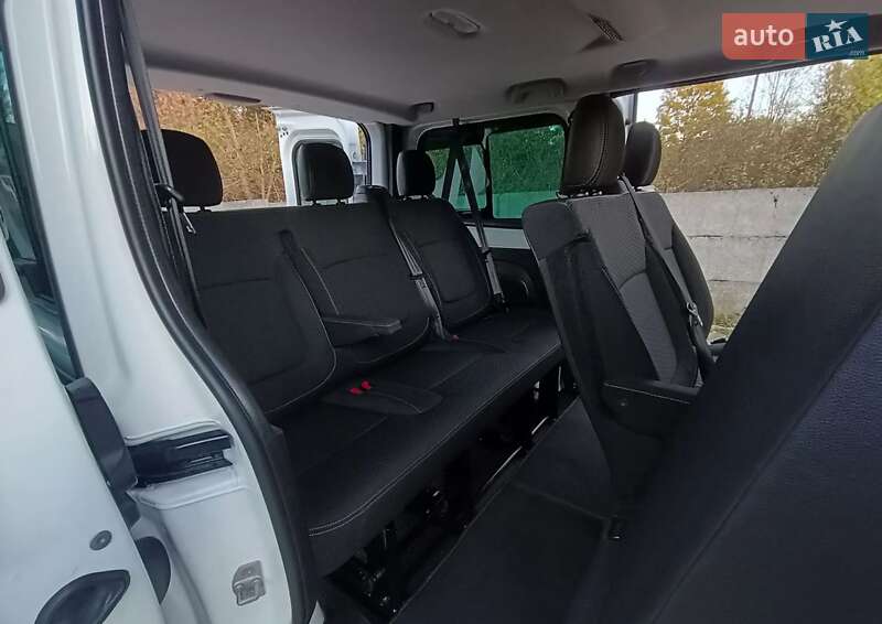 Мінівен Opel Vivaro 2016 в Луцьку