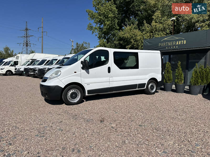 Мінівен Opel Vivaro 2014 в Рівному