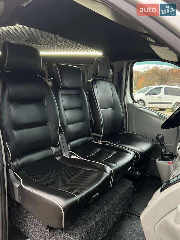 Минивэн Opel Vivaro 2006 в Черновцах