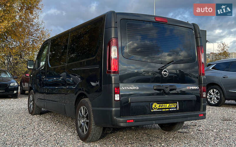 Мінівен Opel Vivaro 2015 в Львові