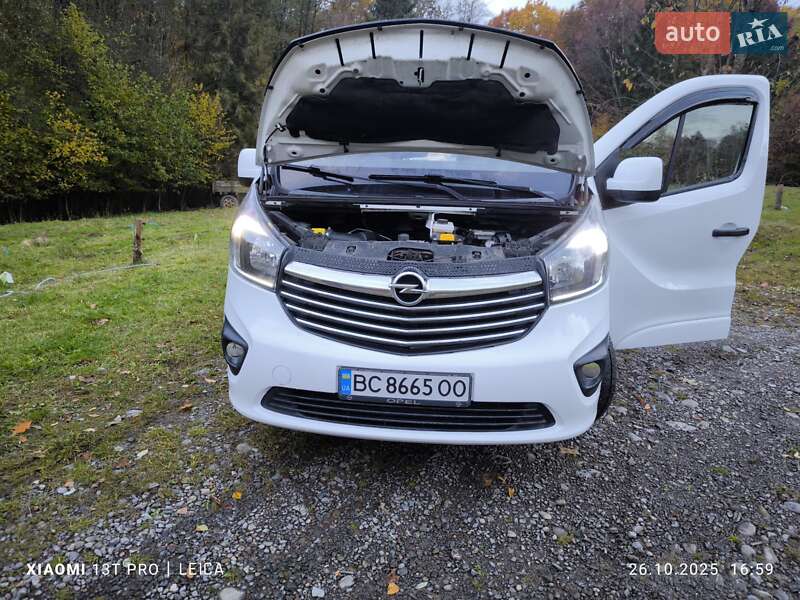 Минивэн Opel Vivaro 2017 в Ивано-Франковске