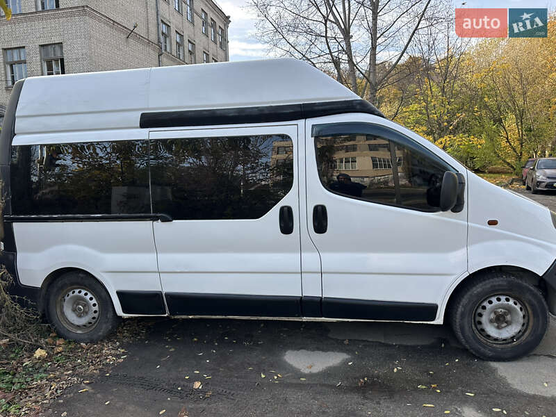 Минивэн Opel Vivaro 2003 в Киеве
