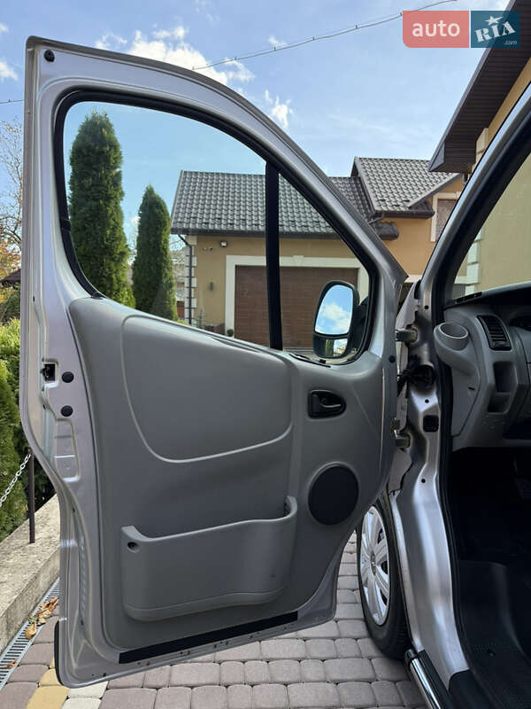 Мінівен Opel Vivaro 2004 в Косові фото 8 Мінівен Opel Vivaro 2004 в Косові