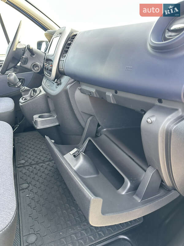 Мінівен Opel Vivaro 2015 в Ковелі