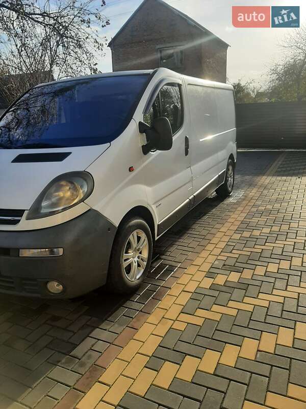 Грузовой фургон Opel Vivaro 2002 в Луцке