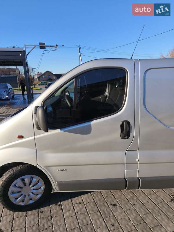 Грузовой фургон Opel Vivaro 2010 в Ивано-Франковске
