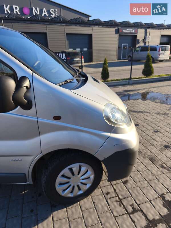 Грузовой фургон Opel Vivaro 2010 в Ивано-Франковске