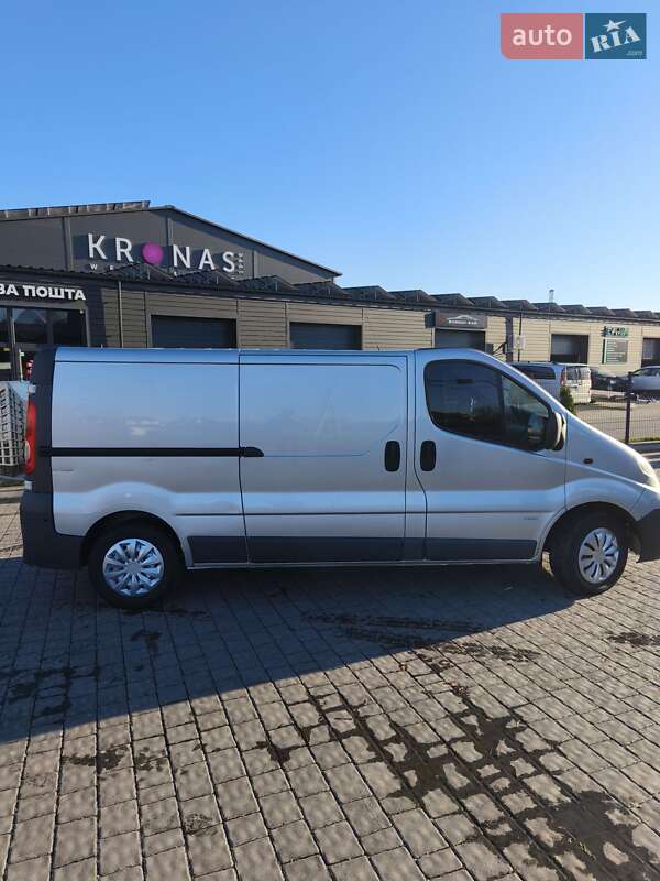 Грузовой фургон Opel Vivaro 2010 в Ивано-Франковске