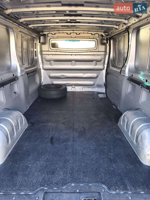 Грузовой фургон Opel Vivaro 2010 в Ивано-Франковске