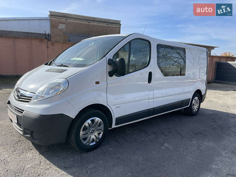 Минивэн Opel Vivaro 2012 в Дубно