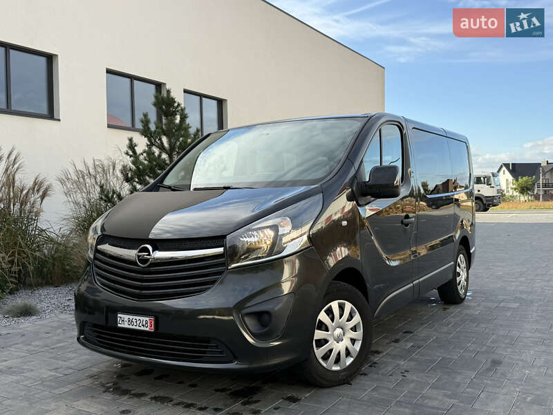 Минивэн Opel Vivaro 2015 в Луцке
