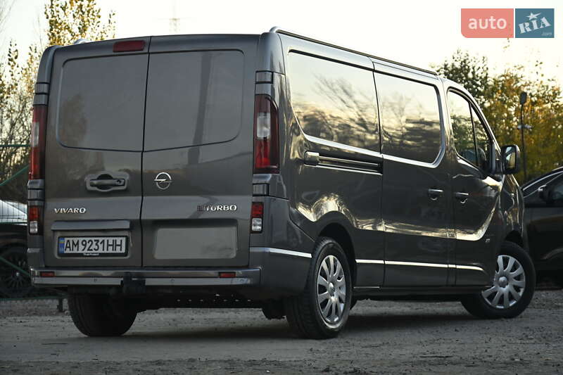 Грузовой фургон Opel Vivaro 2015 в Бердичеве