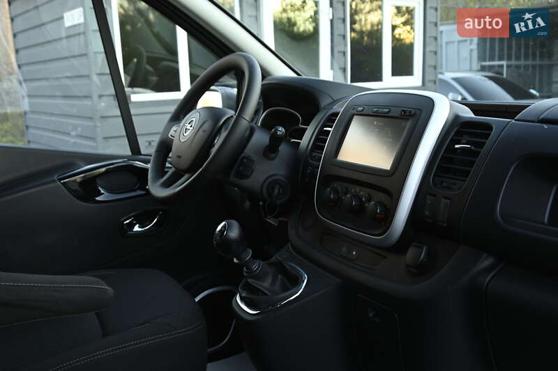 Грузовой фургон Opel Vivaro 2015 в Бердичеве