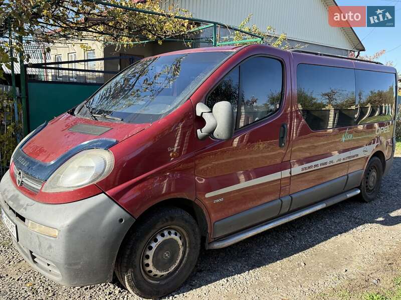 Минивэн Opel Vivaro 2006 в Новом Буге