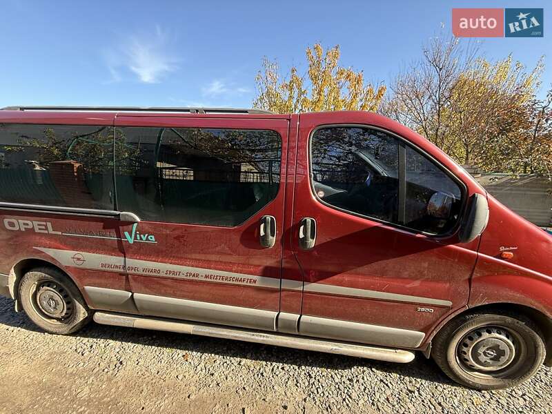 Минивэн Opel Vivaro 2006 в Новом Буге